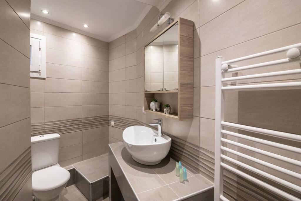 Spacious Apartment, 2 Bedrooms Apartment *